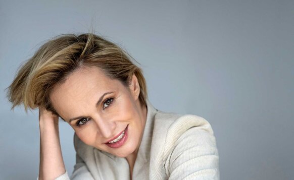 MONIKA ABSOLONOVÁ - BEZ ŘEČÍ