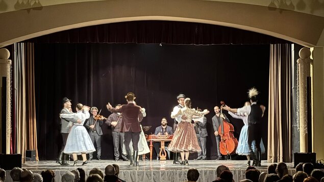 TANEČNÉ DIVADLO - HEGYEKNEK VÖLGYÉBEN - KULTMINOR