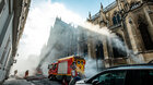 Notre-Dame v plamenech